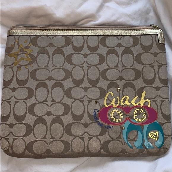 Coach Handbags - Coach Clutch bag
